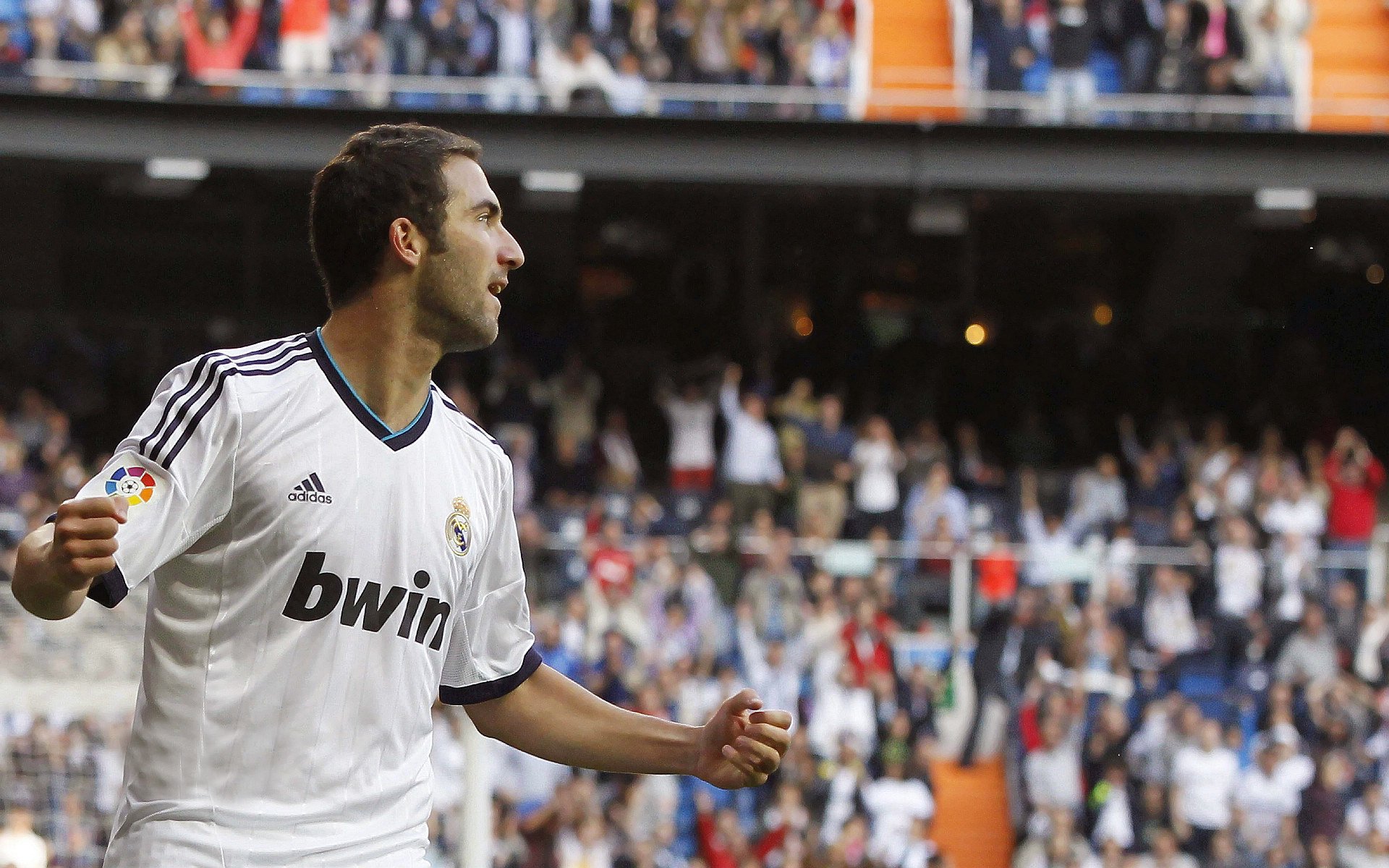 3胜3负西部第九！快船休赛期补强成笑话，保罗大洛低效，比尔遭雪藏